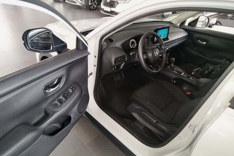 Honda ZR-V 2023 car image #16