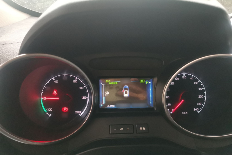 BYD Yuan New Energy 2018 car image #16