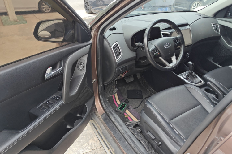Hyundai ix25 2018 #16 Hyundai ix25 2018 car image #16