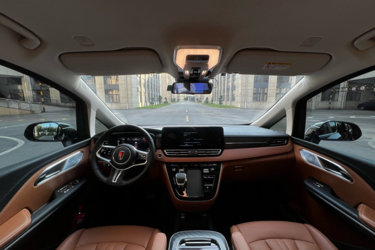 HongQi HQ9 PHEV 2024 car image #16