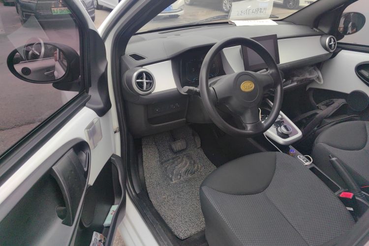 BYD e1 2020 #16 BYD e1 2020 car image #16