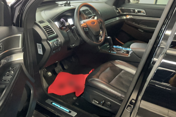 Ford Explorer (Imported) 2015 #16 Ford Explorer (Imported) 2015 car image #16