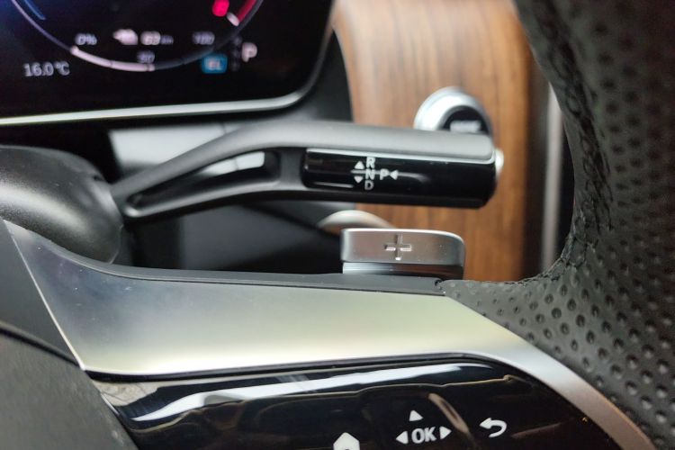 Mercedes-Benz GLC Class New Energy 2025 imagen de coche #16