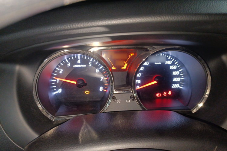 日产 骊威 2013 汽车图片 #16