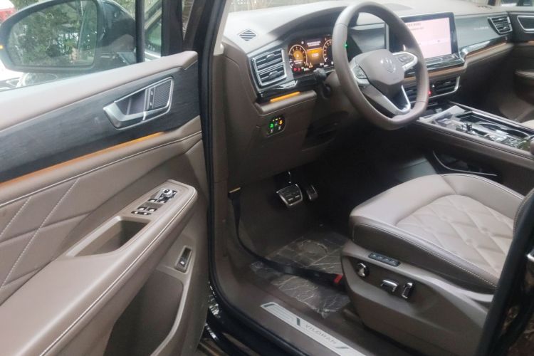 Volkswagen Viloran 2024 immagine di auto #16