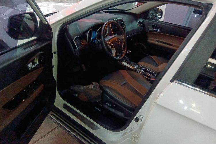 GAC Trumpchi GS5 Super 2016 car image #16