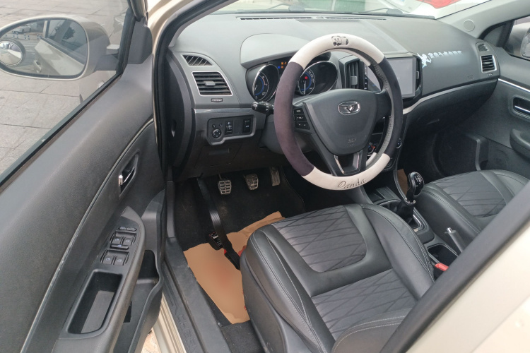 Kaiyi E3 2018 #16 Kaiyi E3 2018 car image #16