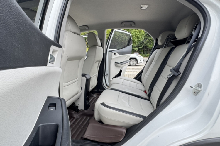 BYD Yuan 2021 car image #16