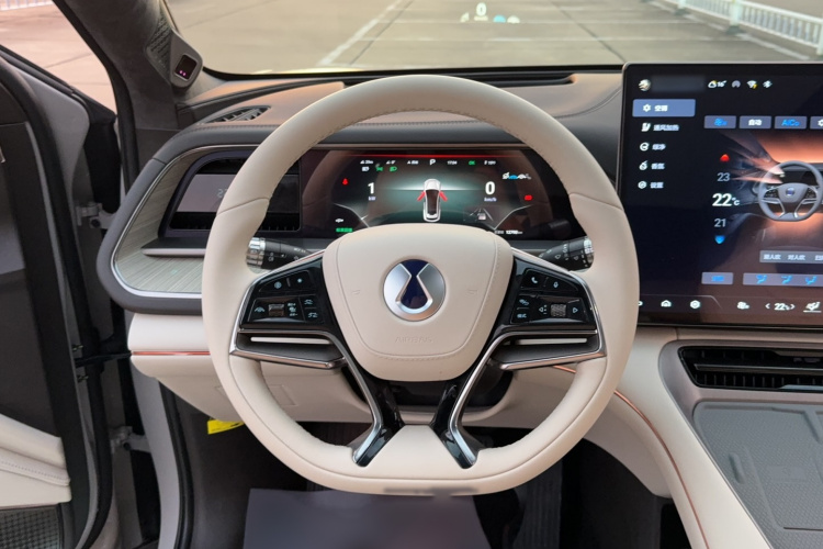 Denza N7 2023 #16 Denza N7 2023 car image #16