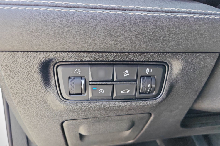 Changan CS85 Coupe 2019 car image #16