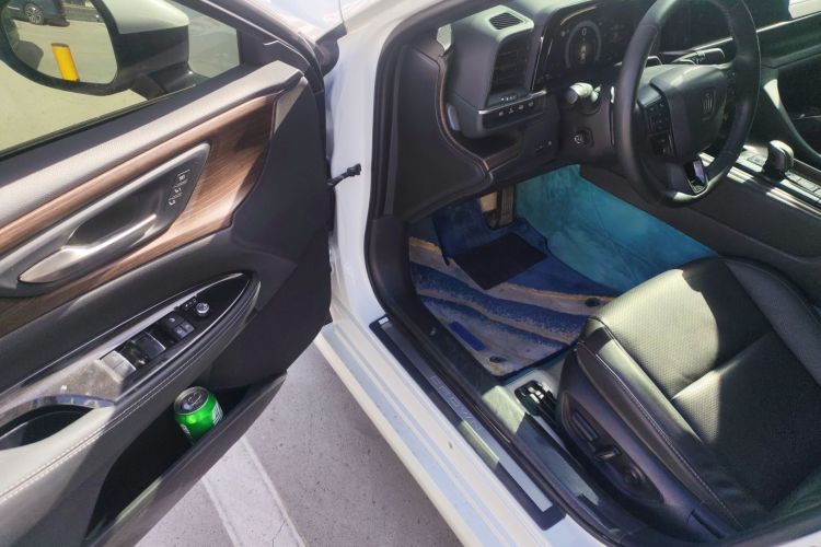 Toyota Crown 2024 immagine di auto #16