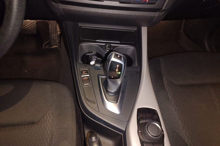 BMW 1 Series (Imported) 2013 car image #16