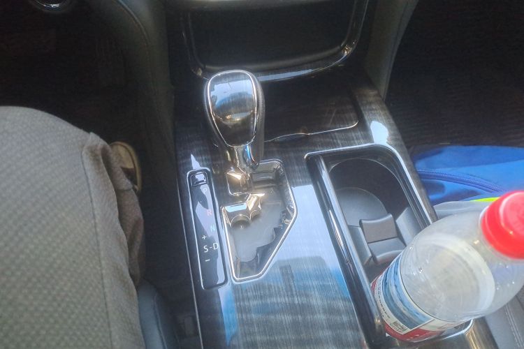 丰田 皇冠 2017 汽车图片 #16