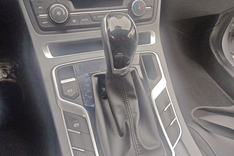 GEELY Emgrand 2021 #16 GEELY Emgrand 2021 car image #16