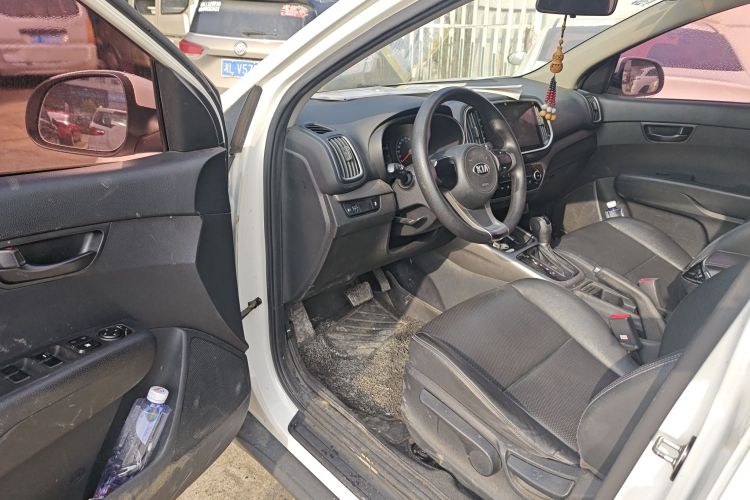 Kia Stonic 2016 image de voiture #16