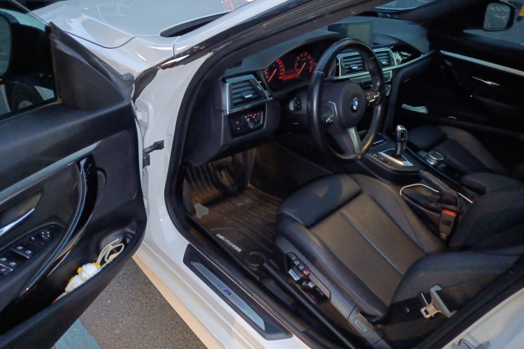 BMW 3 Series GT 2020 immagine di auto #16