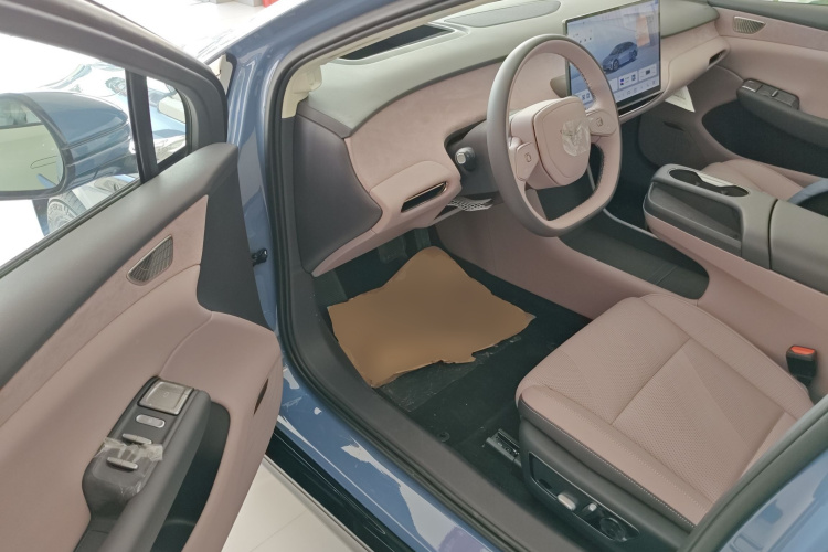 HongQi TianGong 05 2025 immagine di auto #16