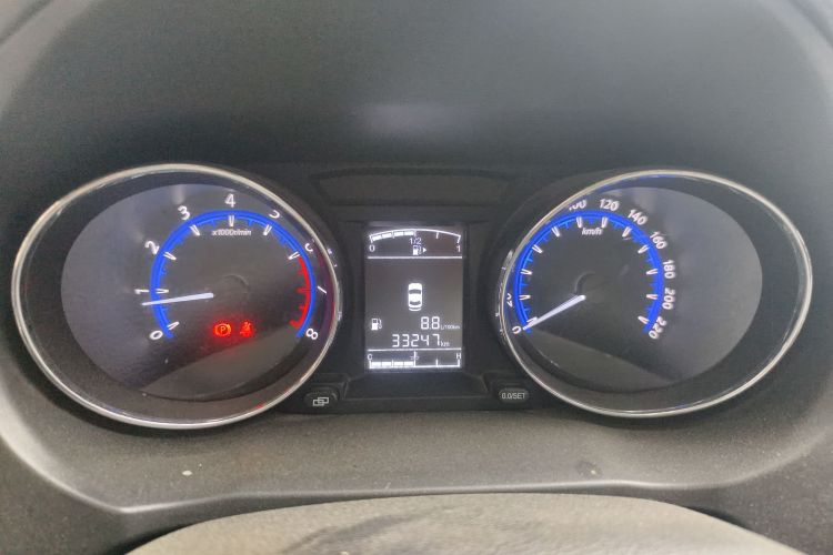 Forthing S500 2016 car image #16