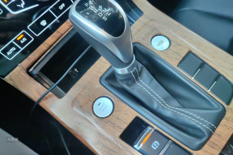 HongQi H5 2019 car image #16