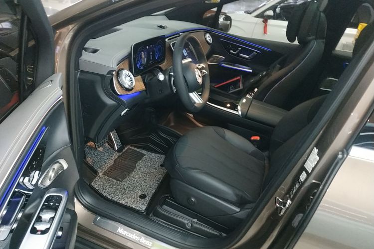 Mercedes-Benz EQE SUV 2023 #16 Mercedes-Benz EQE SUV 2023 car image #16