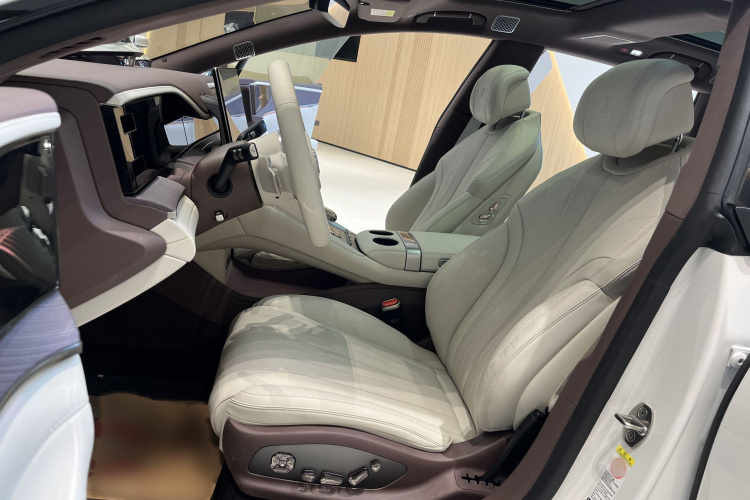 Denza DENZA 2024 #16 Denza DENZA 2024 car image #16