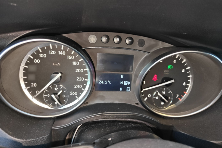 Mercedes-Benz R Class 2017 #16 Mercedes-Benz R Class 2017 car image #16