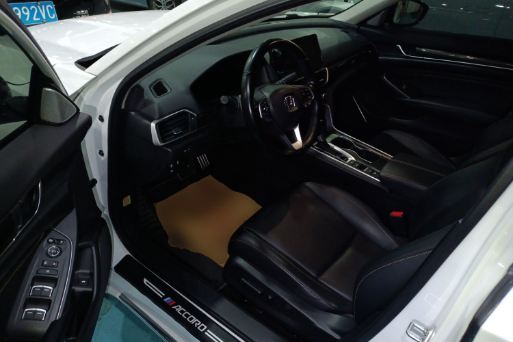 BYD F3R 2023 #16 BYD F3R 2023 car image #16