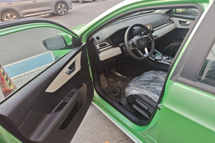 BYD Qin New Energy 2025 #16 BYD Qin New Energy 2025 car image #16