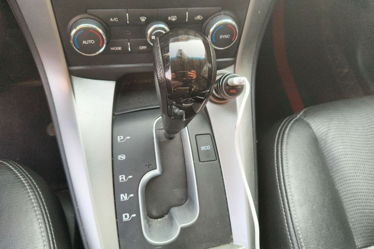 Chevrolet Captiva (Imported) 2017 car image #16