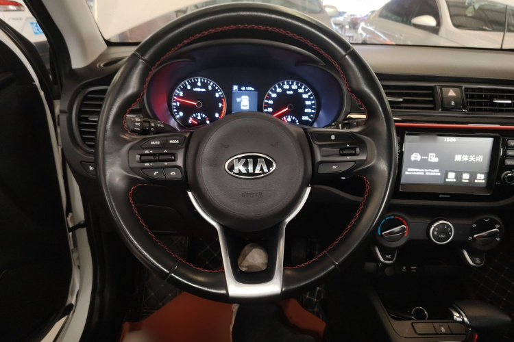 Kia Rio Cross 2018 صورة سيارة #16