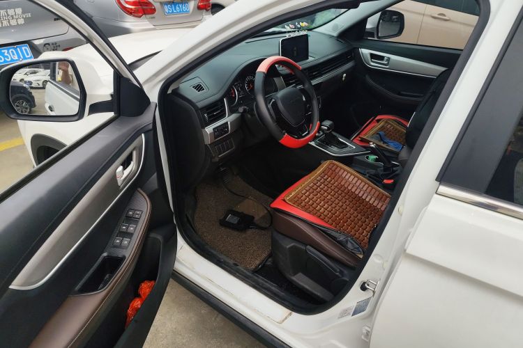T5 2023 car image #16