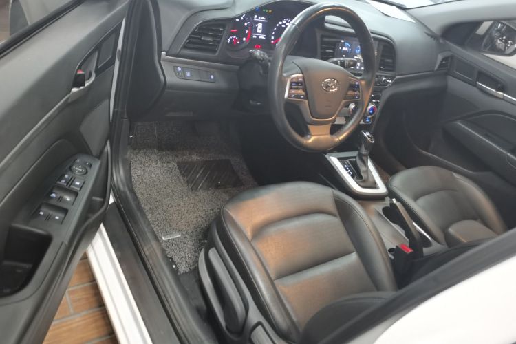 Hyundai Elantra AD 2019 car image #16