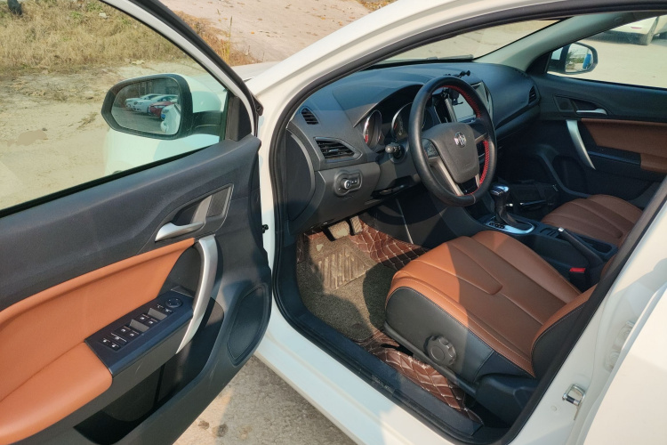 MG GT 2016 car image #16