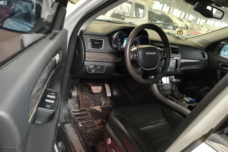 Haval H8 2017 #16 Haval H8 2017 car image #16