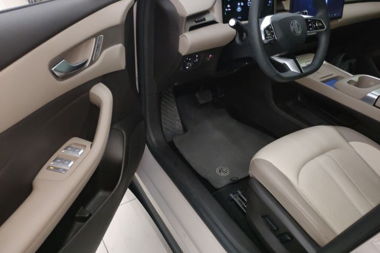 MG ES5 2024 car image #16