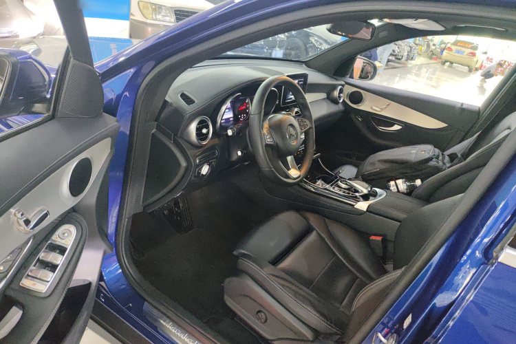 Mercedes-Benz GLC Class 2016 car image #16