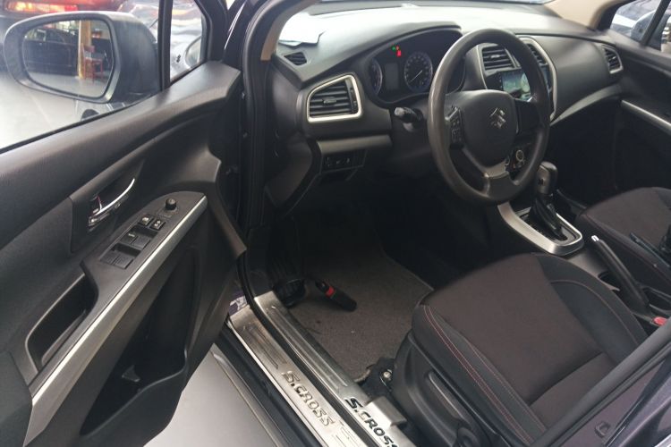 Suzuki S-Cross 2015 immagine di auto #16