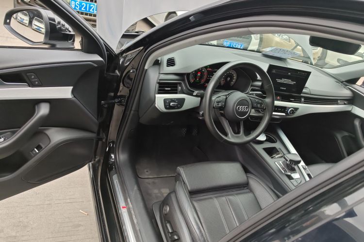 Audi A4 2021 immagine di auto #16