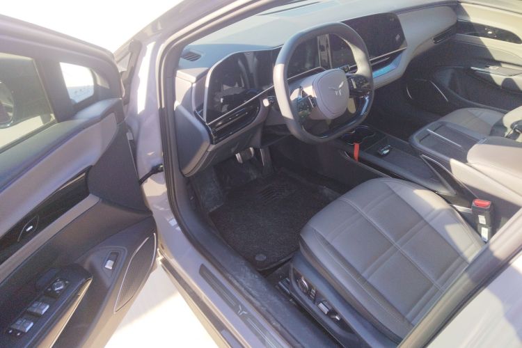 HongQi EH7 2024 car image #16