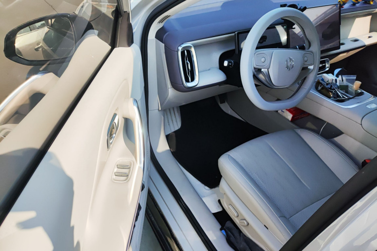 零跑汽车 零跑B01 2025 汽车图片 #16