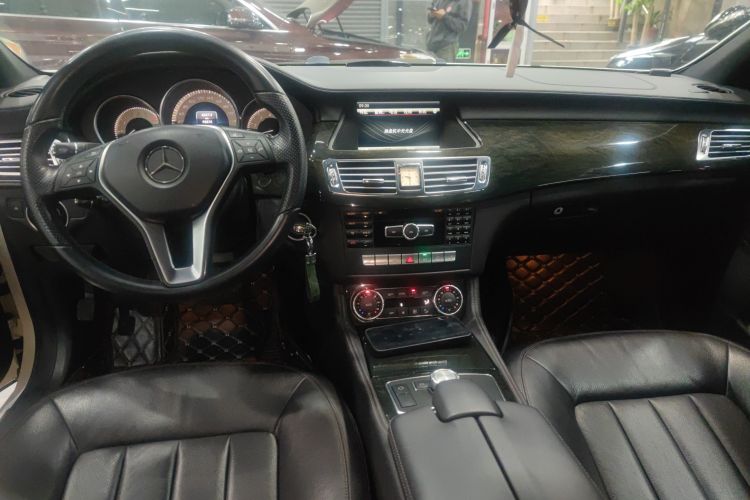 Mercedes-Benz CLS Class 2014 car image #16