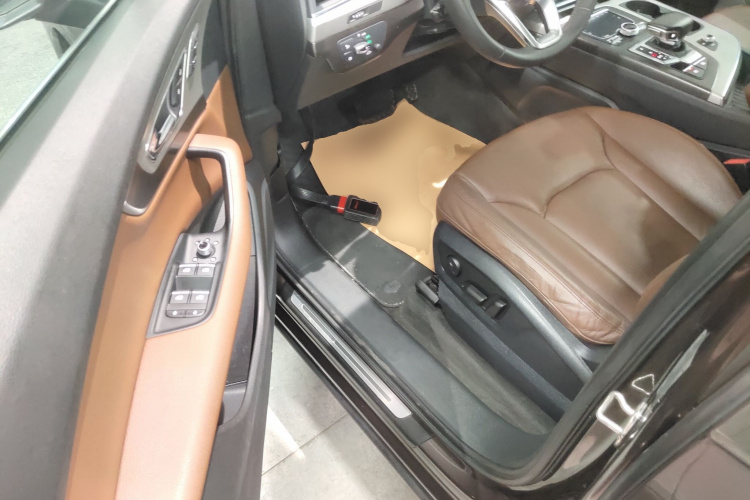 Audi Q7 2016 car image #16