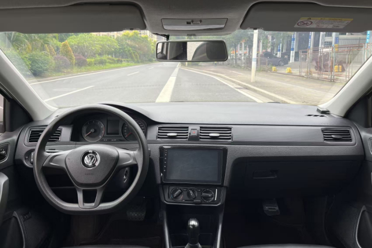 Volkswagen Santana 2019 car image #16