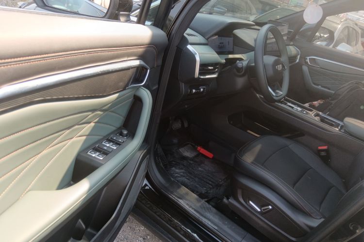 GEELY OkavangoR7 2025 car image #16