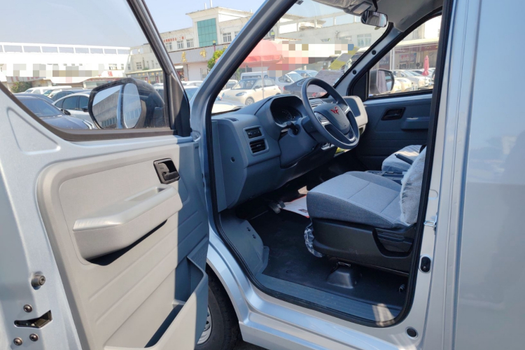 五菱汽车 五菱扬光 2025 #16 五菱汽车 五菱扬光 2025 汽车图片 #16