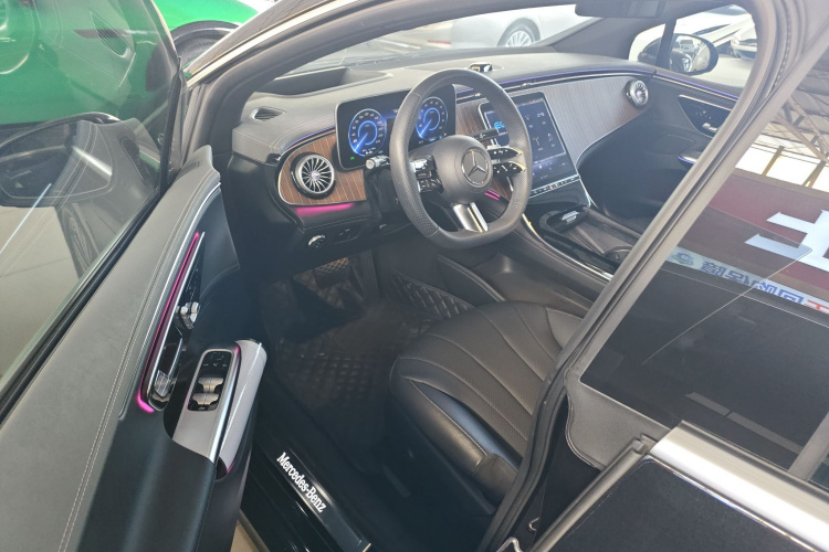 Mercedes-Benz EQE Class 2024 car image #16