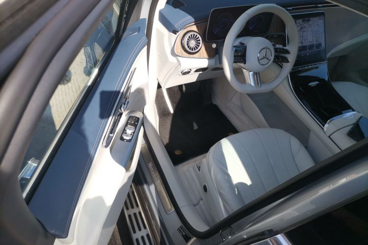 Mercedes-Benz EQE Class 2023 car image #16