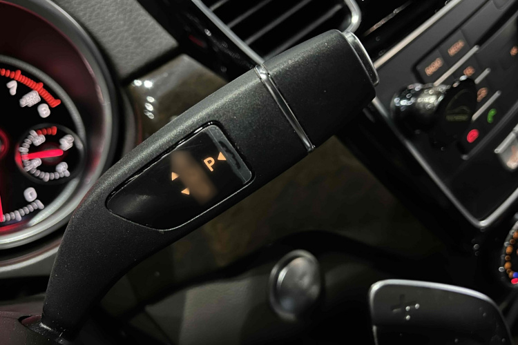 Mercedes-Benz GLS Class 2017 imagen de coche #16