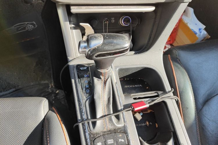 Hyundai Sonata NFC 2015 immagine di auto #16