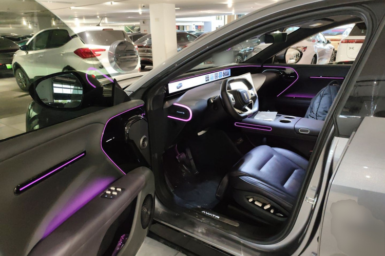 Avatr 07 2024 car image #16